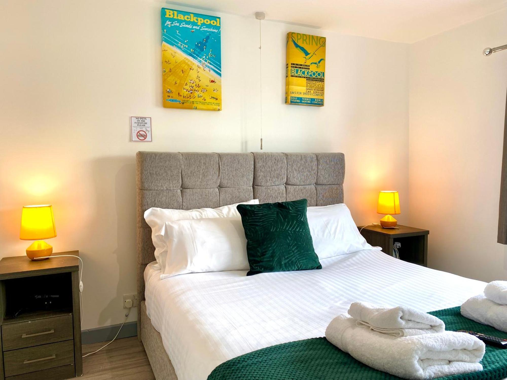 Kennedy House By Blackpool Service Apartments エクステリア 写真