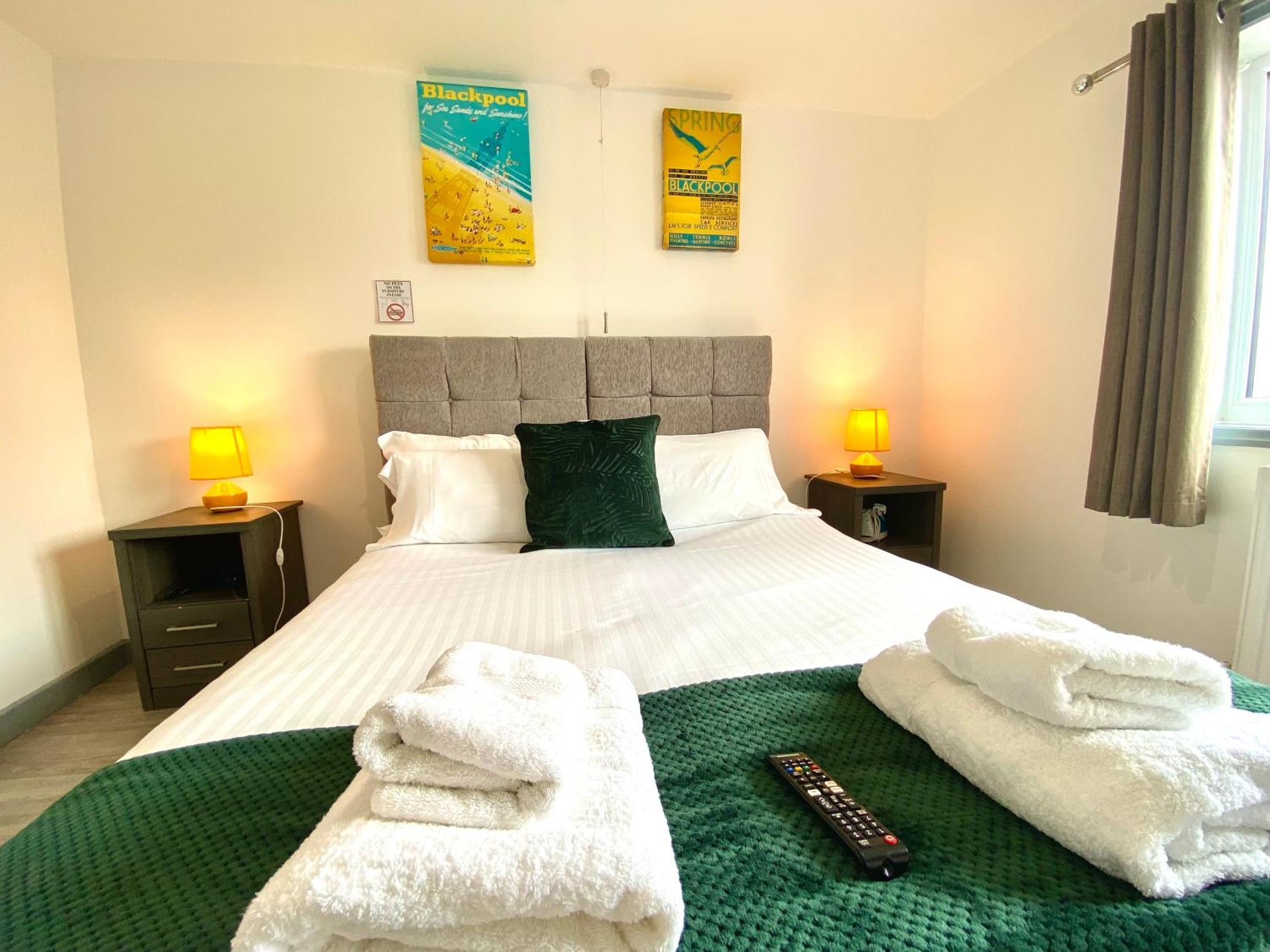 Kennedy House By Blackpool Service Apartments エクステリア 写真