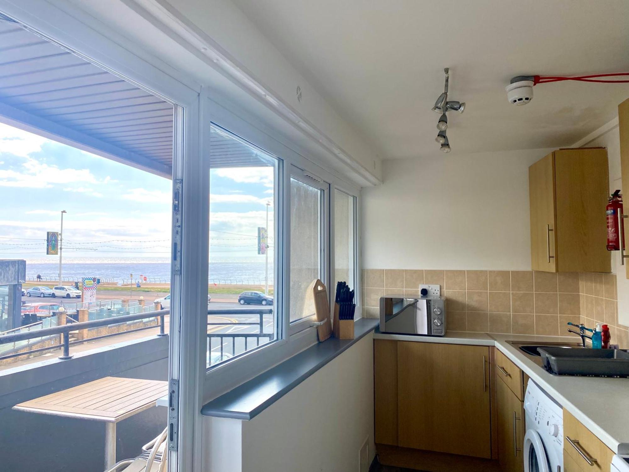 Kennedy House By Blackpool Service Apartments エクステリア 写真